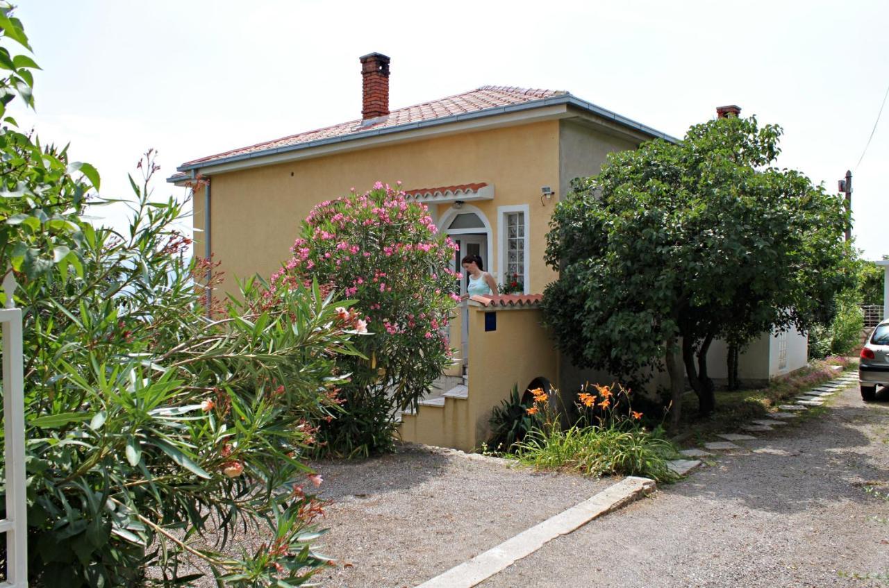 Apartments By The Sea Novi Vinodolski - 5558 Exterior foto