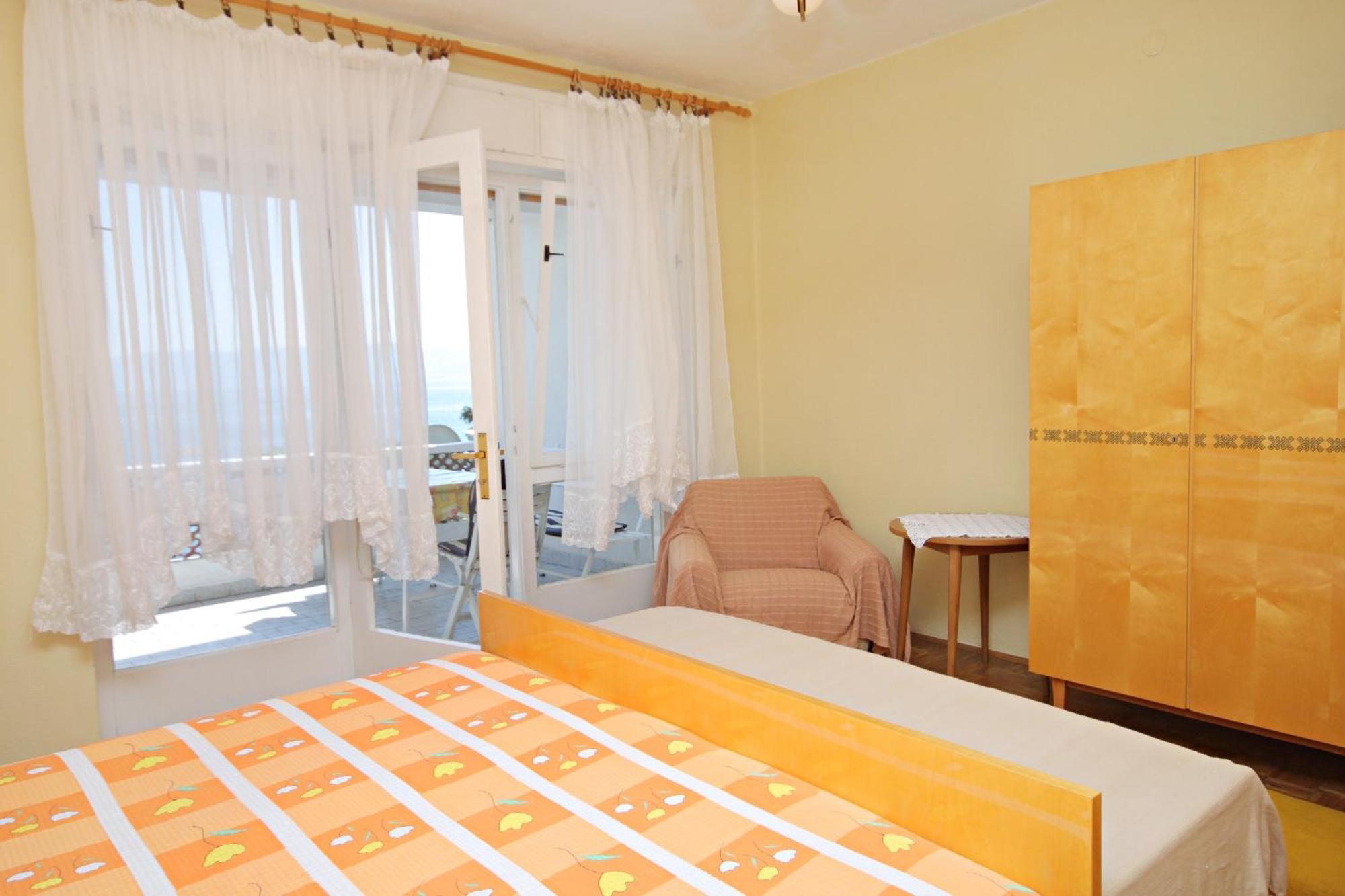 Apartments By The Sea Novi Vinodolski - 5558 Habitación foto